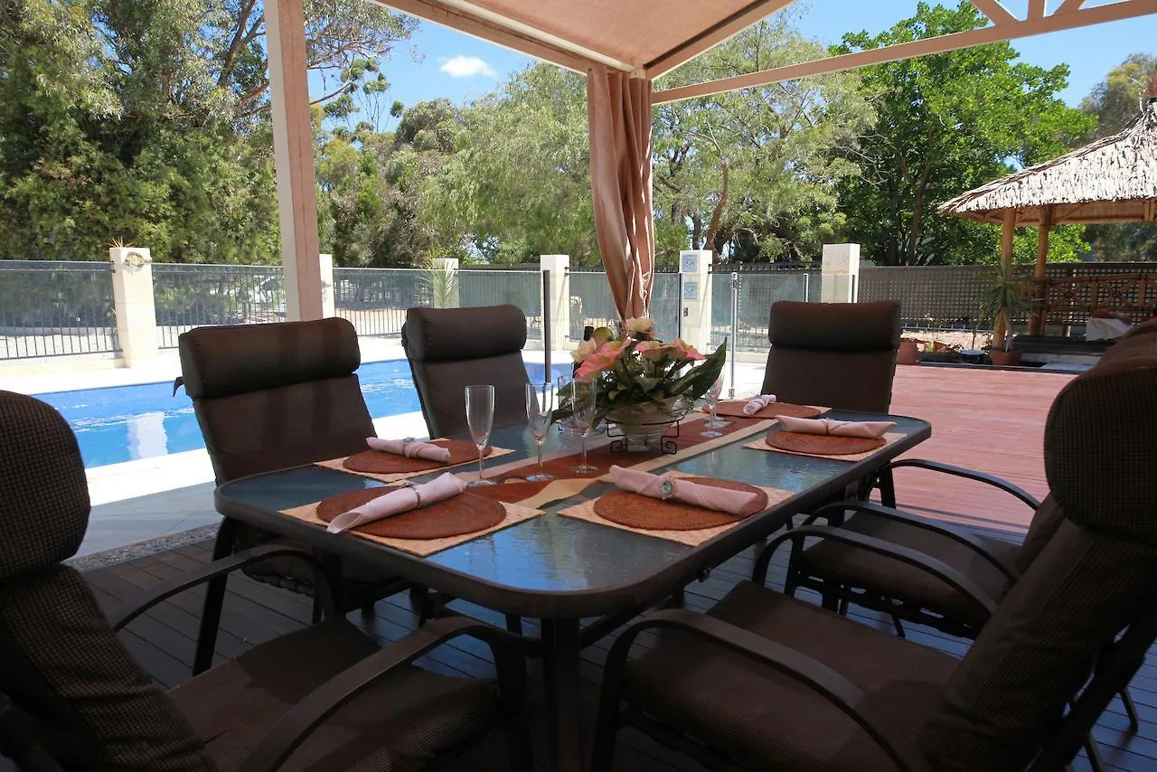 Rothwood Homestays Perth 4*,