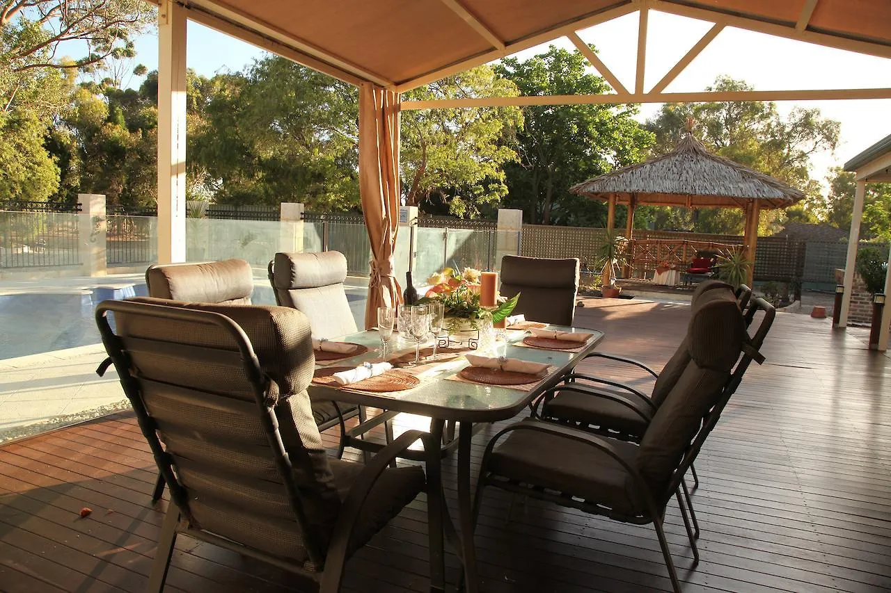 Rothwood Homestays Perth 4*,