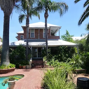 Lakeside **** Perth
